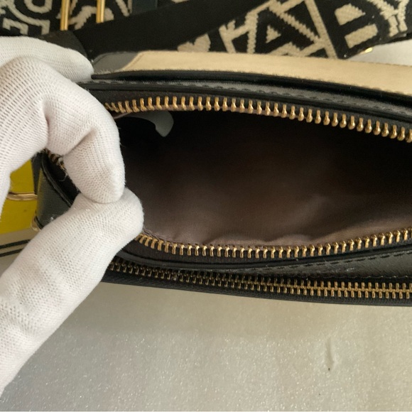 Marc Jacobs White and Gold Crossbody Bag - Picture 10 of 14
